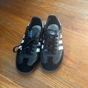 Black and white adidas sambas barely worn 7 mens